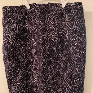 Ann Taylor Loft navy daisy pencil skirt size 6